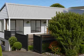 64 Sartors Avenue, Browns Bay