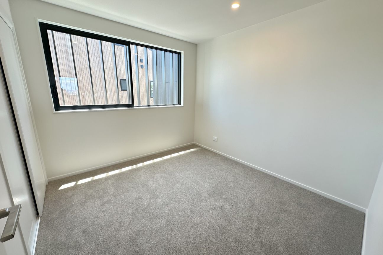 Near-New Three Bedroom Home in Glendowie - Vista 4