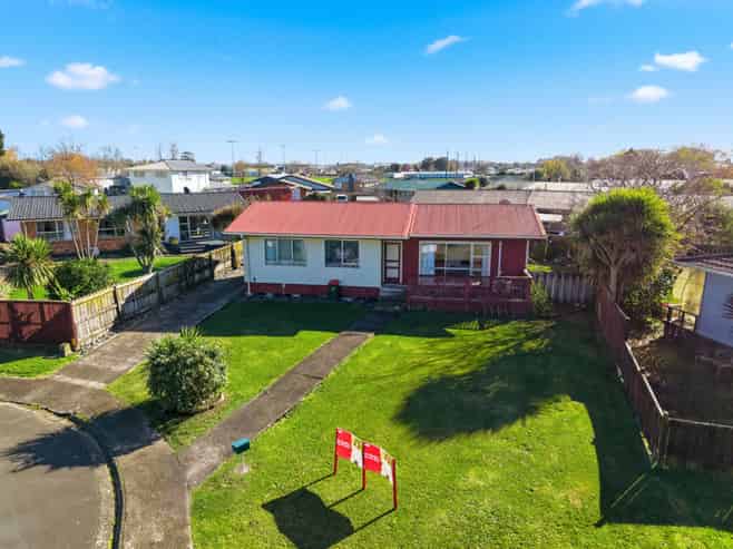 8 Marion Place, Deanwell