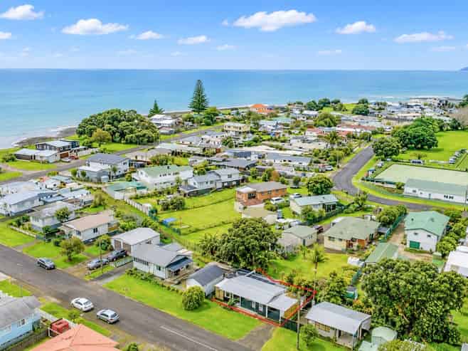 10 Tatahi Street, Te Puru