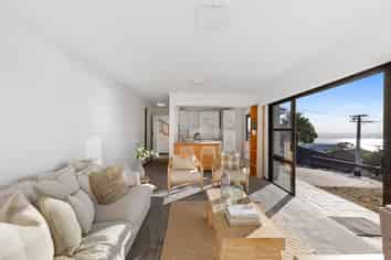 33 Tuawera Terrace, Clifton