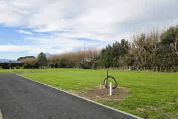 8 Gillies Lane, Opunake