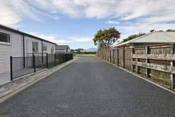 8 Gillies Lane, Opunake