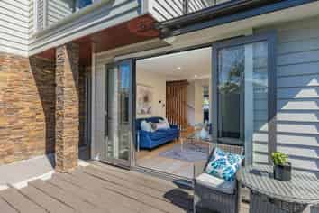 32A Queen Mary Avenue, Epsom