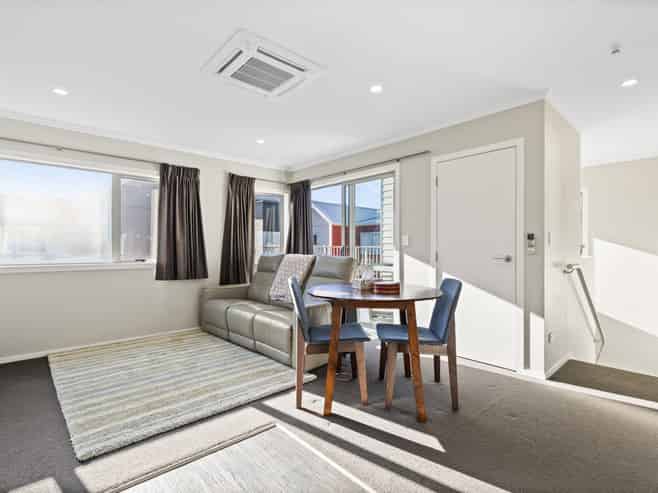 7/16 Hammond Street, Hamilton Central