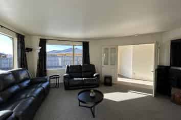 12 St James Avenue, Richmond