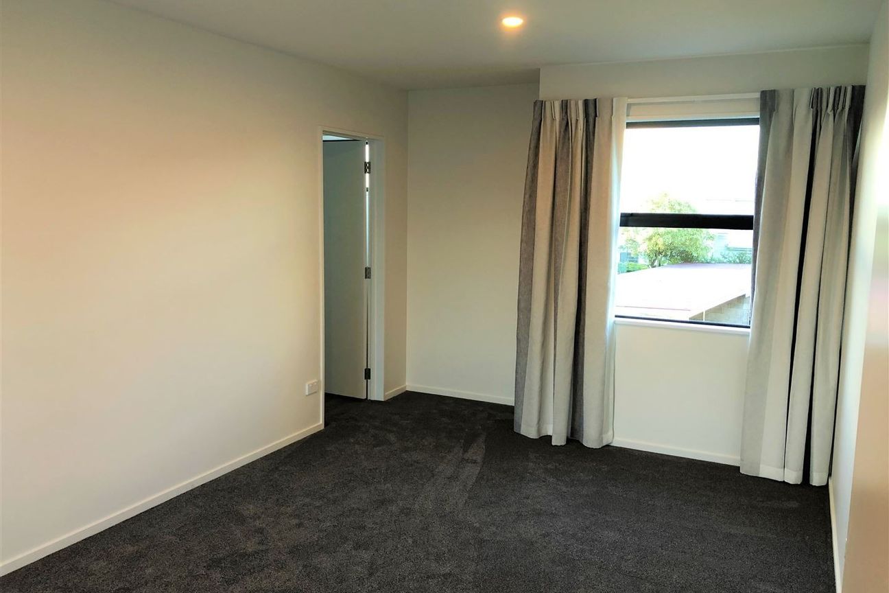 Modern 3-Bedroom Townhouse - Mehr