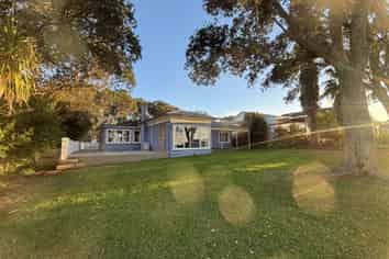 46 Cliff Road, Torbay