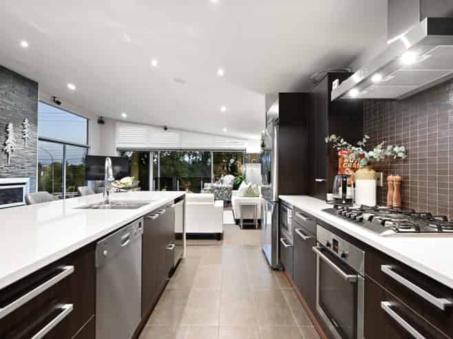902 River Road, Queenwood