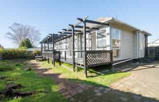 38 Clinkard Avenue, Glenholme