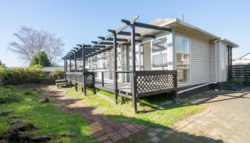 38 Clinkard Avenue, Glenholme