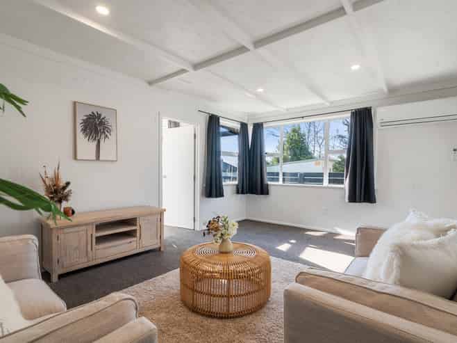 38 Clinkard Avenue, Glenholme