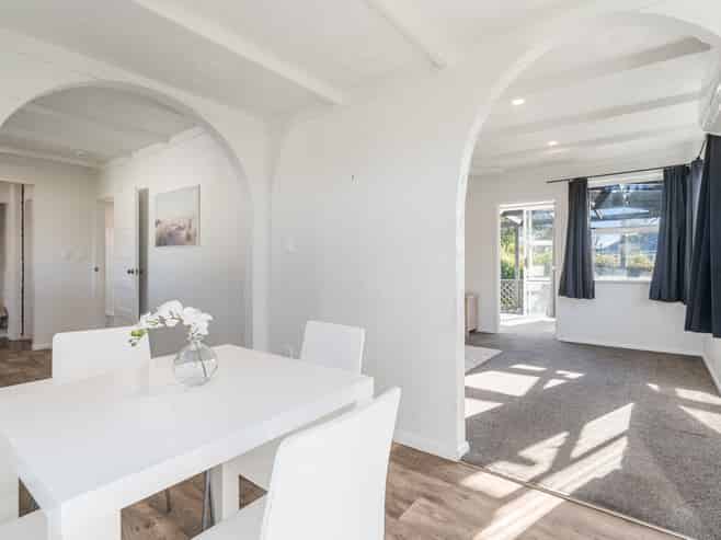 38 Clinkard Avenue, Glenholme