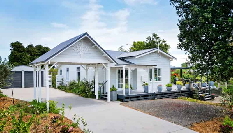 104 Ferry Road, Clive