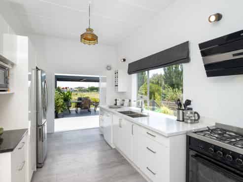 104 Ferry Road, Clive