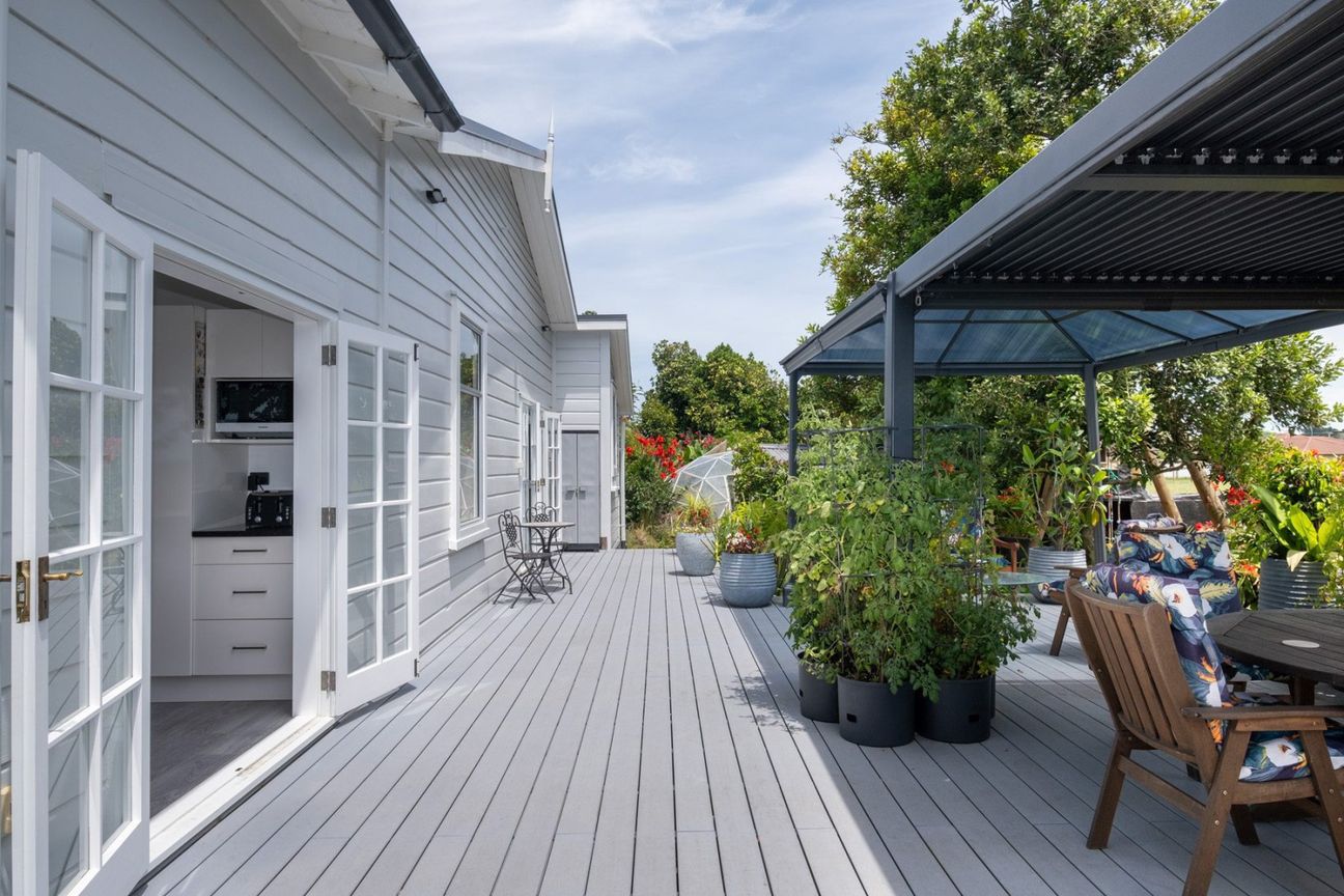 Land, Luxury & Location – pohled 4