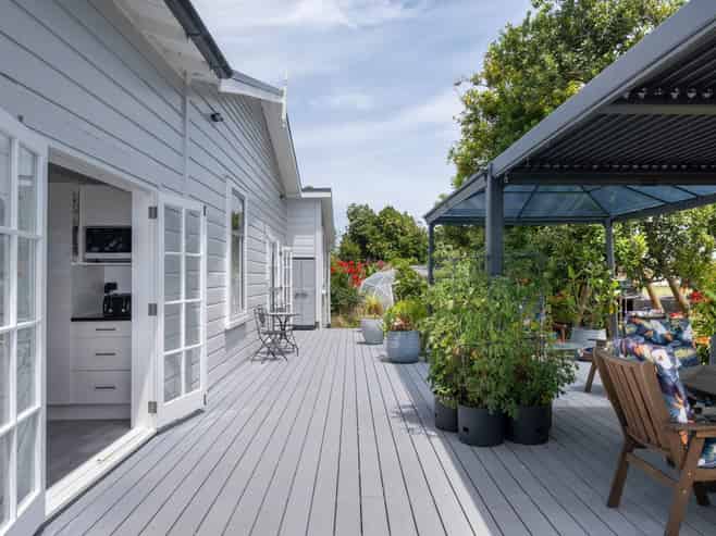 104 Ferry Road, Clive
