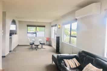 2/106 Macfarlane Street, Hamilton East
