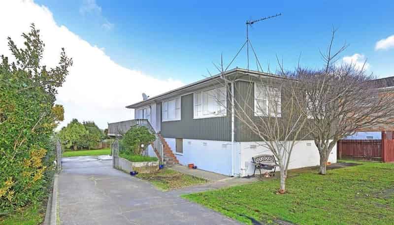 27 Estuary Road, Weymouth