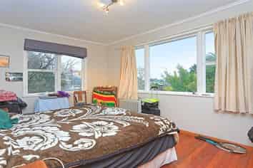 27 Estuary Road, Weymouth