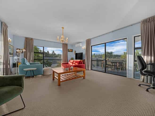 126 Chelsea View Drive, Chatswood