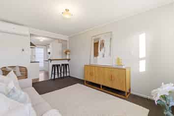 2/22 Holly Road, Saint Albans