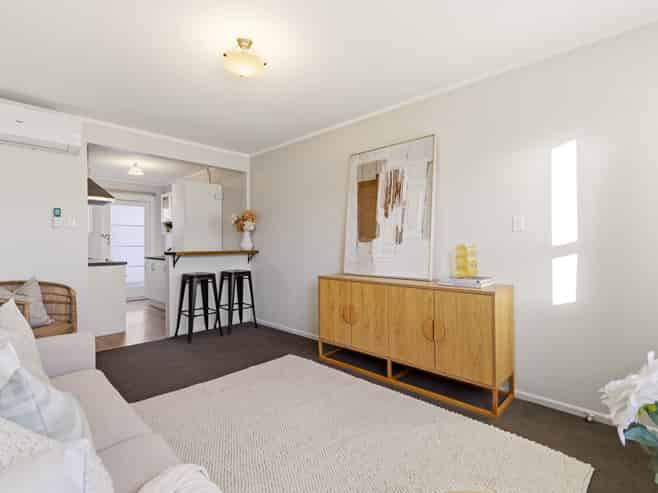 2/22 Holly Road, Saint Albans