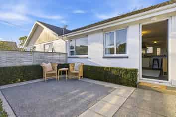 2/22 Holly Road, Saint Albans