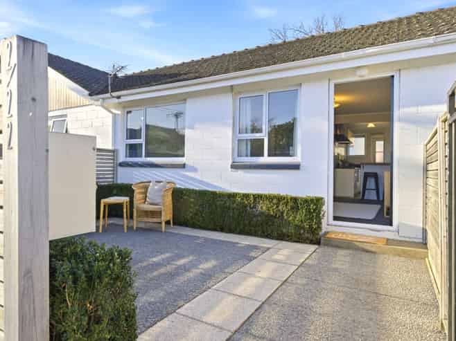2/22 Holly Road, Saint Albans