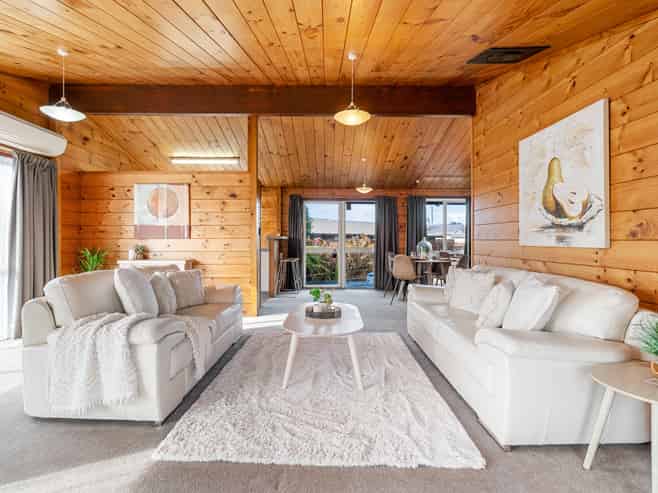 2 Bata Place, Pomare