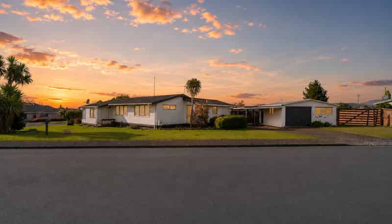 2 Bata Place, Pomare