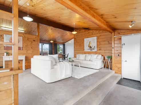 2 Bata Place, Pomare