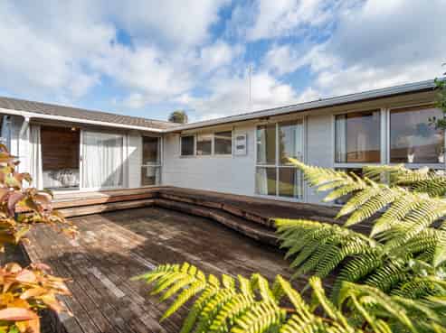 2 Bata Place, Pomare