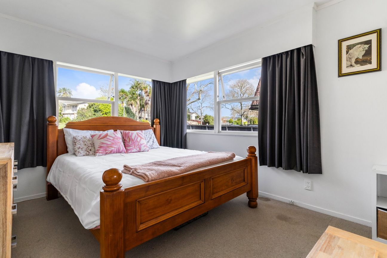 Practical living in a sought-after location – pohled 6
