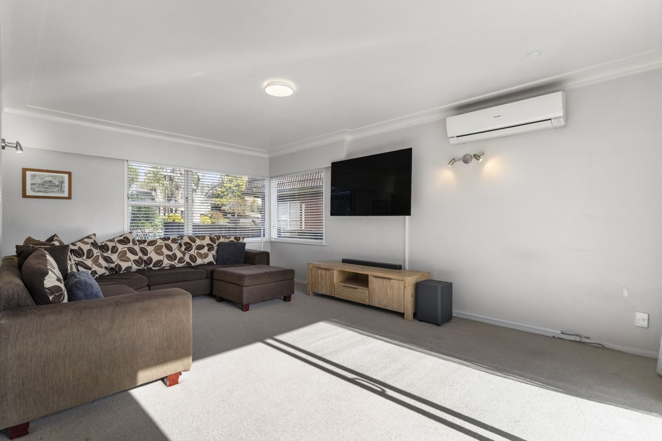 Practical living in a sought-after location – pohled 5