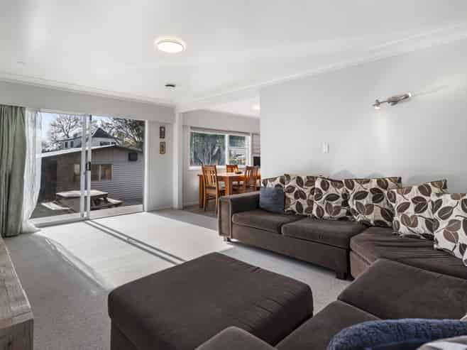 16 Ashdown Place, Pahurehure
