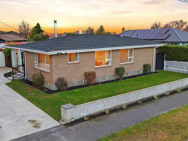 274 Lake Terrace Road, Shirley