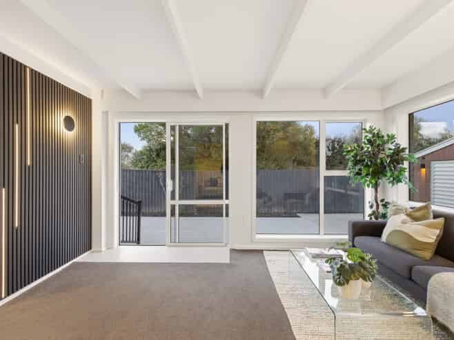 274 Lake Terrace Road, Shirley