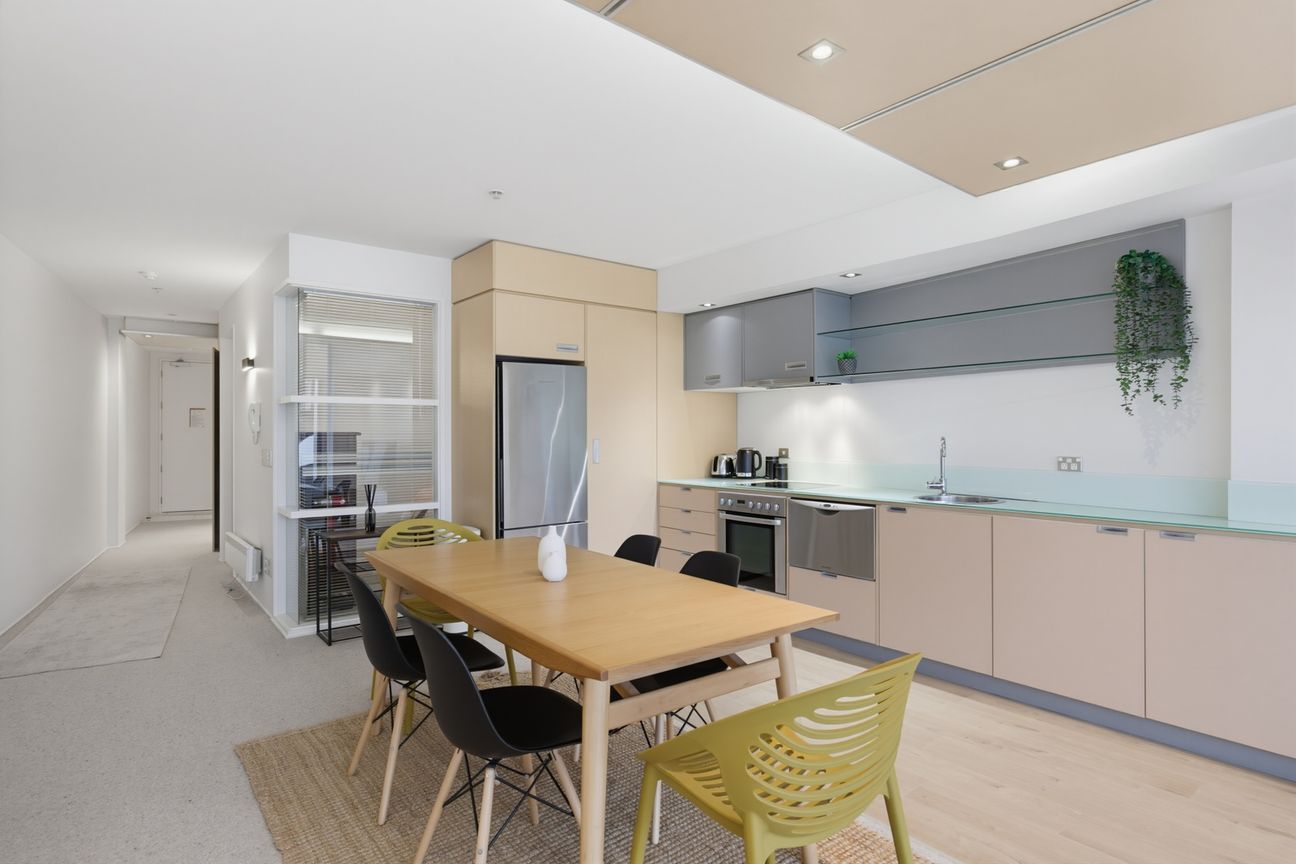 Northfacing Sunny CBD apartment at a great price! - Vista 2