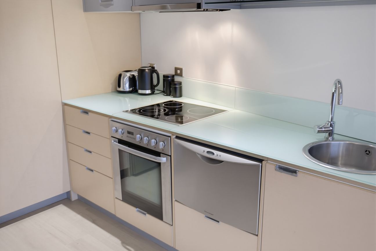 Northfacing Sunny CBD apartment at a great price! - Vista 5