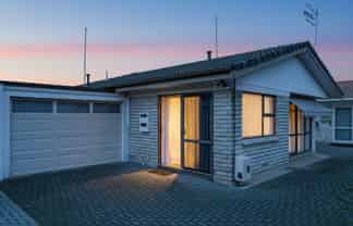 16B Grey Street, Glenholme