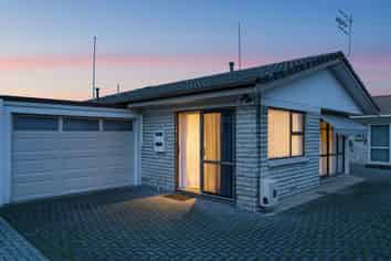 16B Grey Street, Glenholme