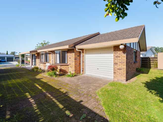 8 Chequers Avenue, Chartwell