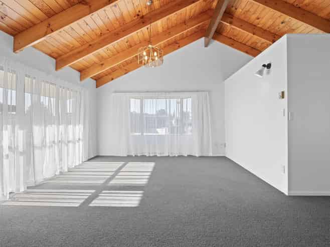 8 Chequers Avenue, Chartwell