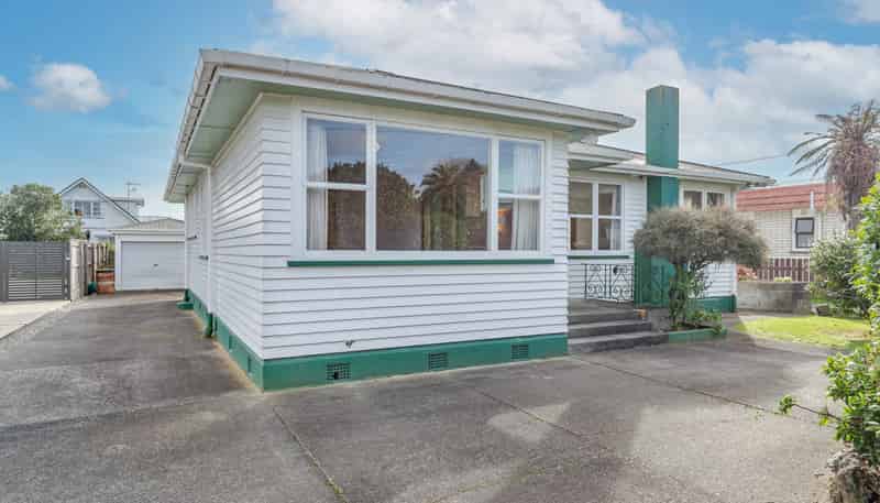 115 Bartholomew Road, Levin