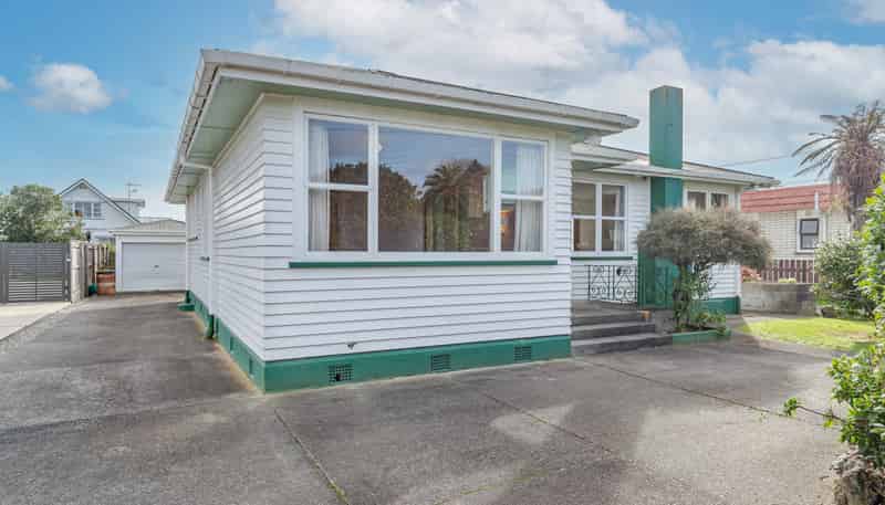 115 Bartholomew Road, Levin