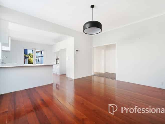 18 Walmer Road, Point Chevalier