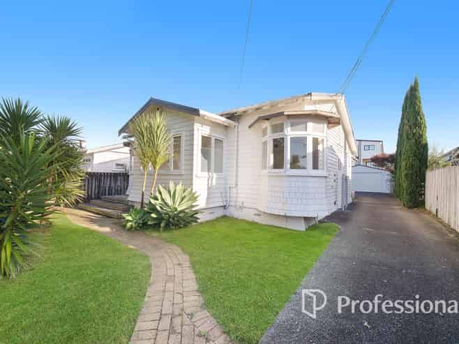 18 Walmer Road, Point Chevalier