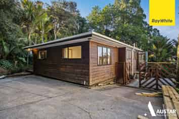 1 Woontons Lane, Titirangi