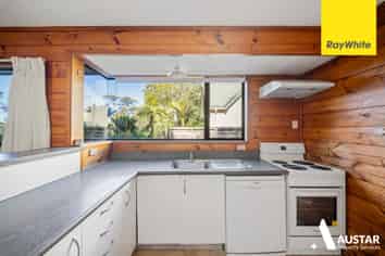 1 Woontons Lane, Titirangi